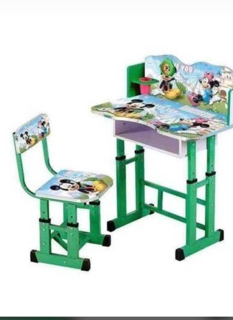 Kids learning table and chair