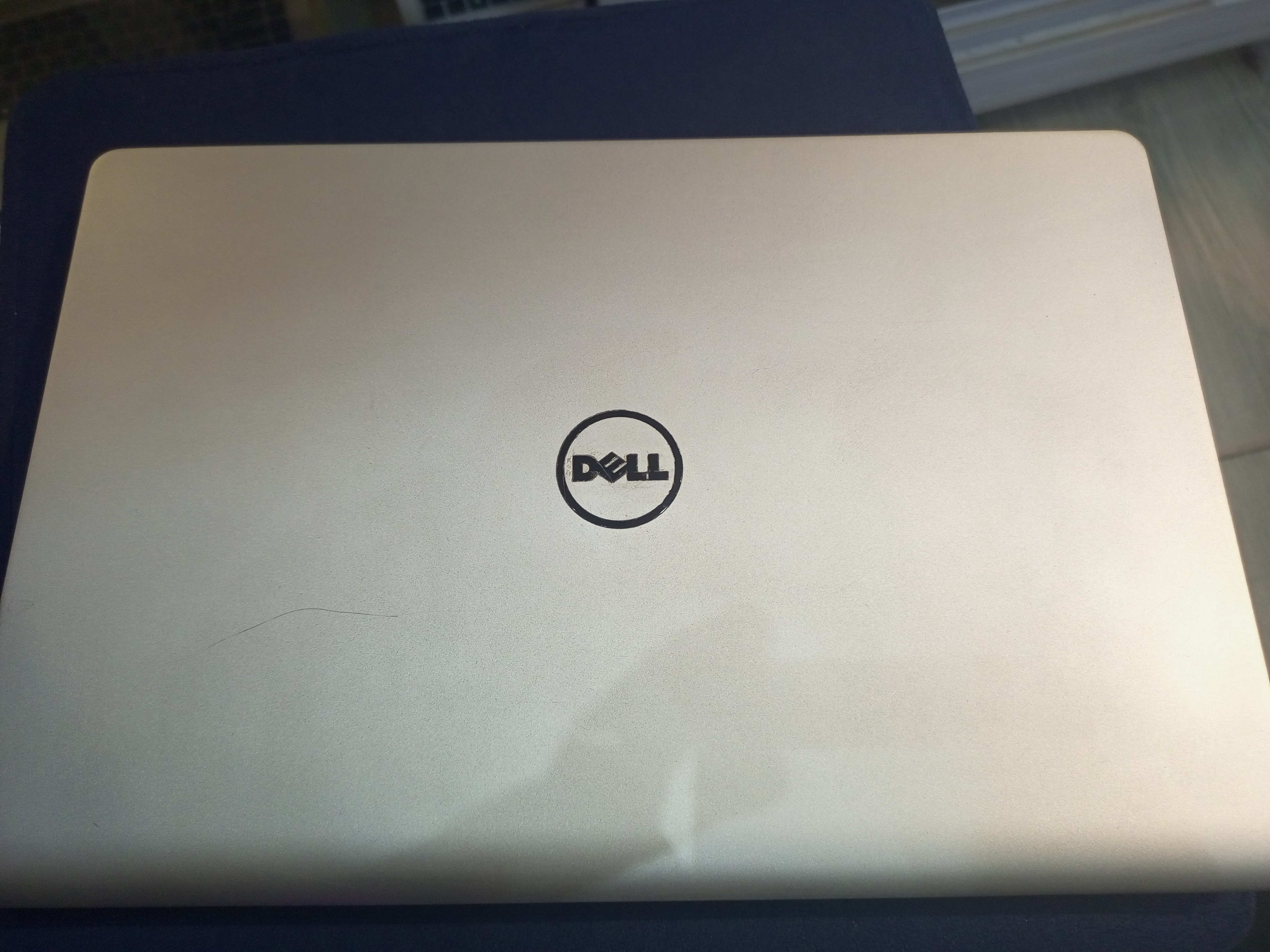 Dell Inspiron 3137